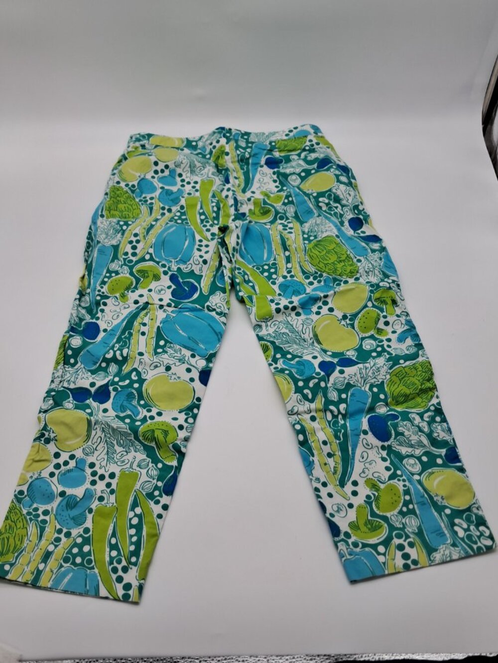 Lilly Pulitzer Steamed Vegetable Capri Pants Size 6 Green/Blue/Teal - Picture 3 of 8